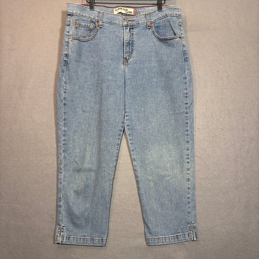 Levis Womens Capris 16 Light Wash Denim Classic Slim Fit Casual Y2K Retro Summer